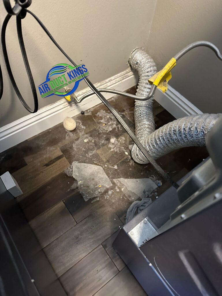 Dryer vent connection before replacement
